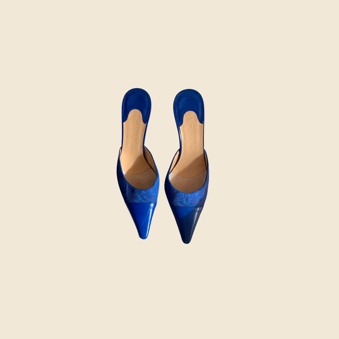 CHANEL ELECTRIC BLUE KITTEN HEELS