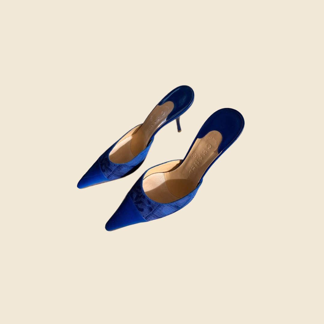 CHANEL ELECTRIC BLUE KITTEN HEELS