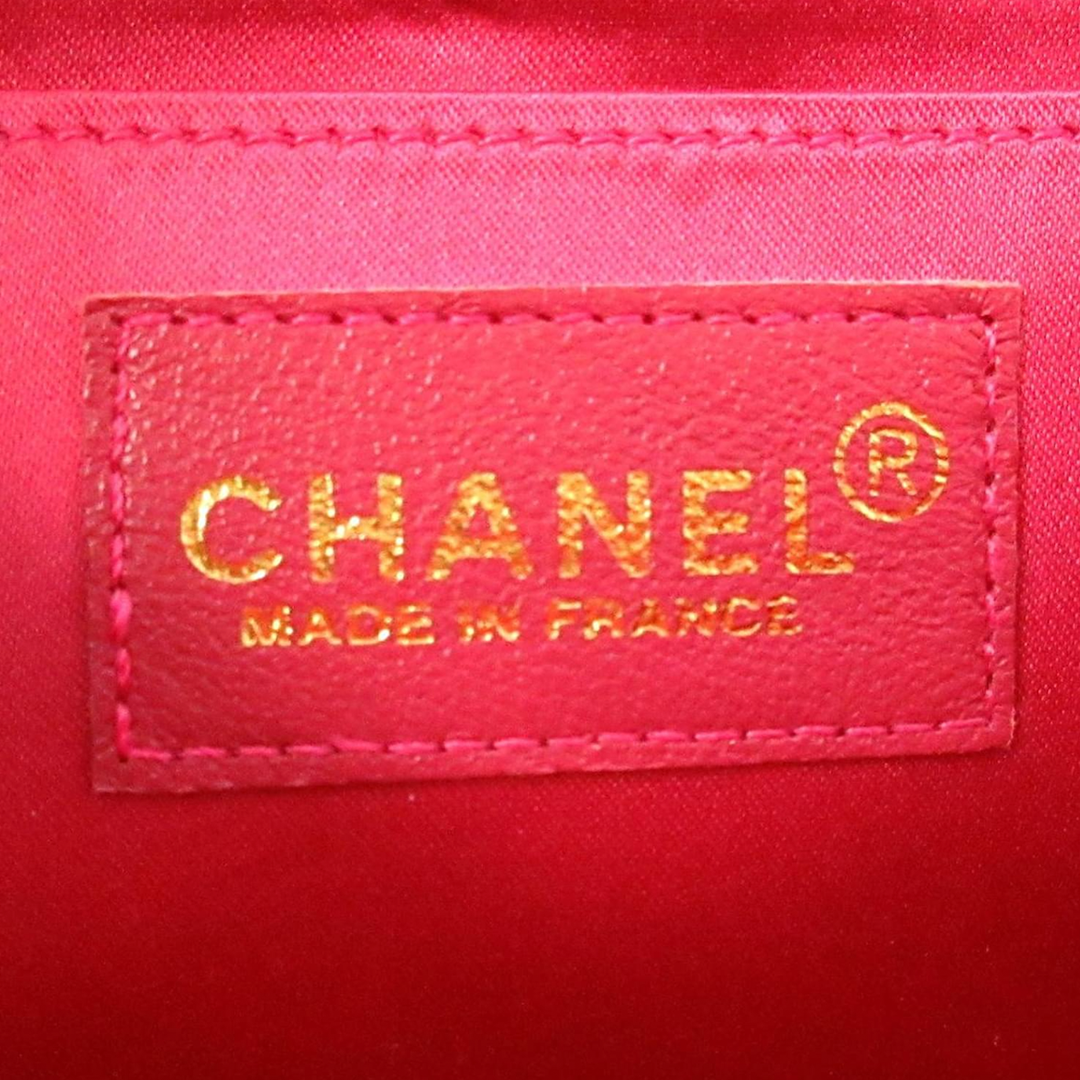 CHANEL 2002 WHITE SQUARE QUILT CC SPORT SHOULDER BAG