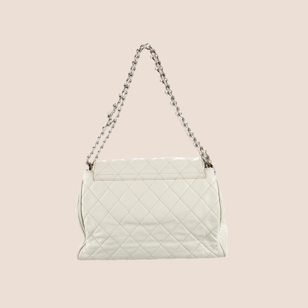 CHANEL 2009 WHITE TIMELESS ACCORDION FLAP BAG