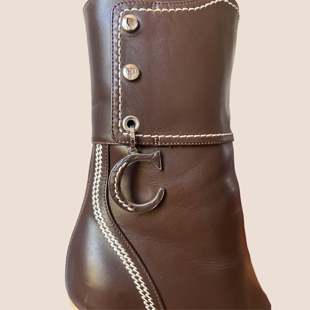 CHRISTIAN DIOR BROWN LEATHER ANKLE BOOTS