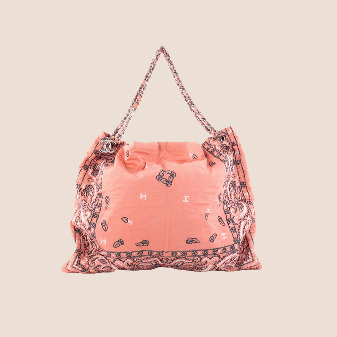 CHANELバンダナ柄バッグ♥ CHANEL PINK BANDANA CANVAS XL TOTE – RDB