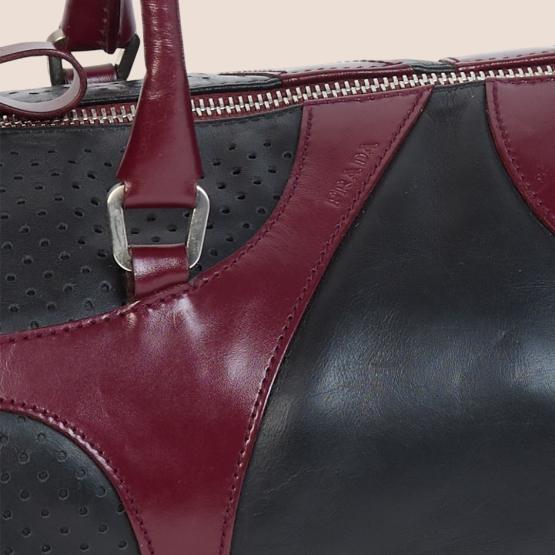 PRADA SPRING 2000 BLACK & RED VITELLO DRIVE BARREL BAG