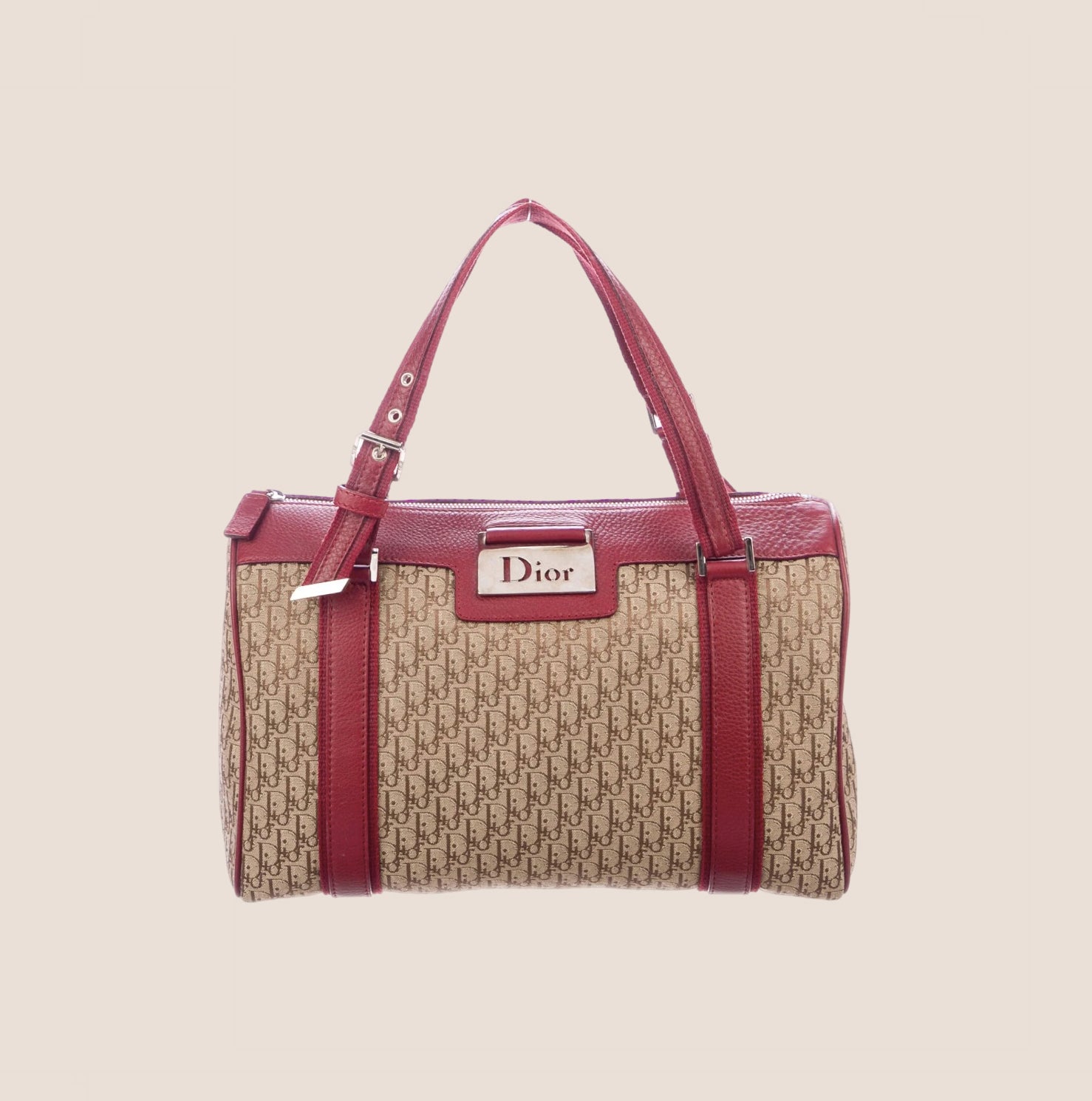 DIORボストンバッグ 目を奪われるほど美しい。ディオールから上品なボストンバッグが新登場