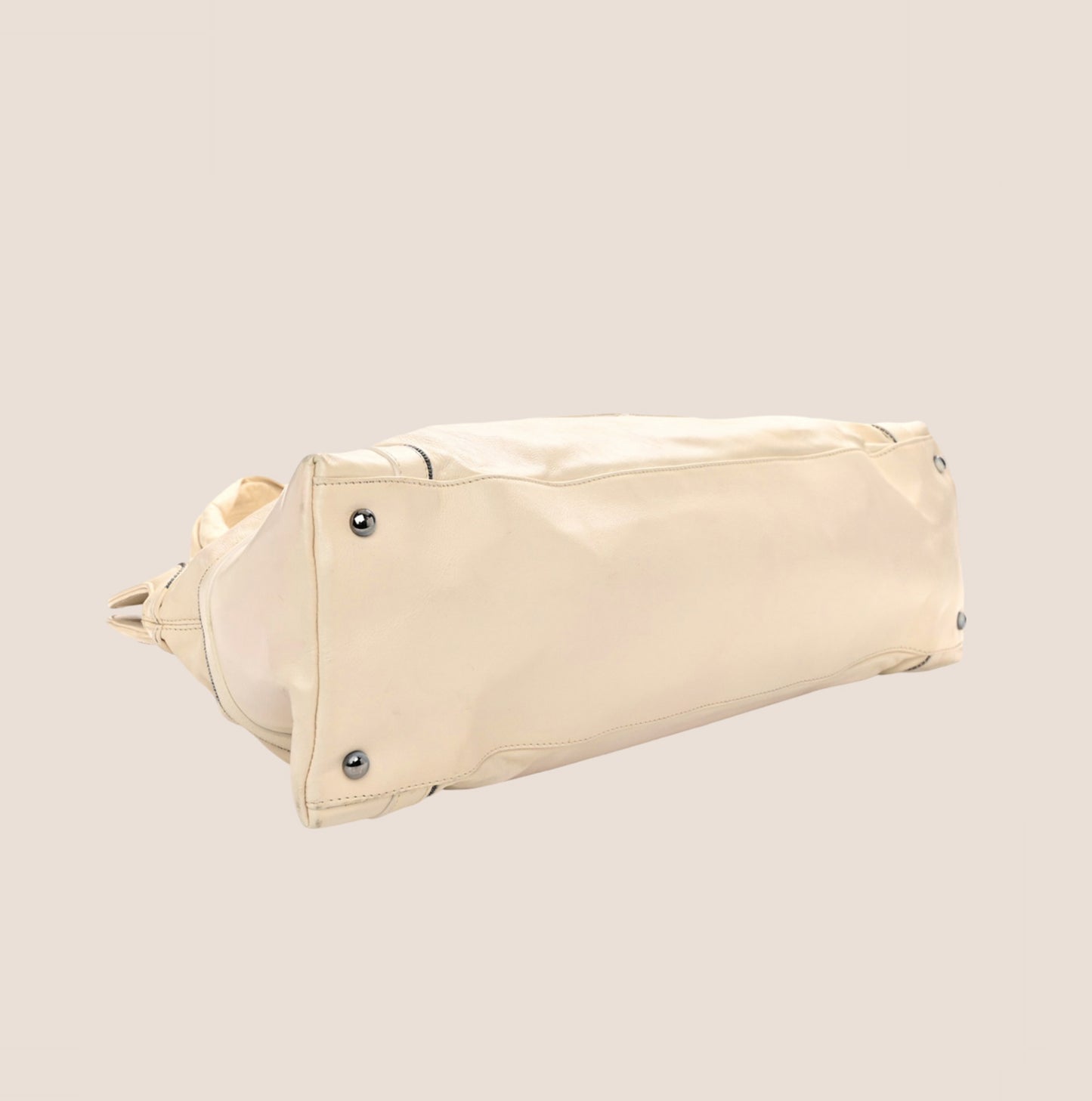 CHANEL 2008 SOHO CC LOGO CREAM PANELLED HANDBAG