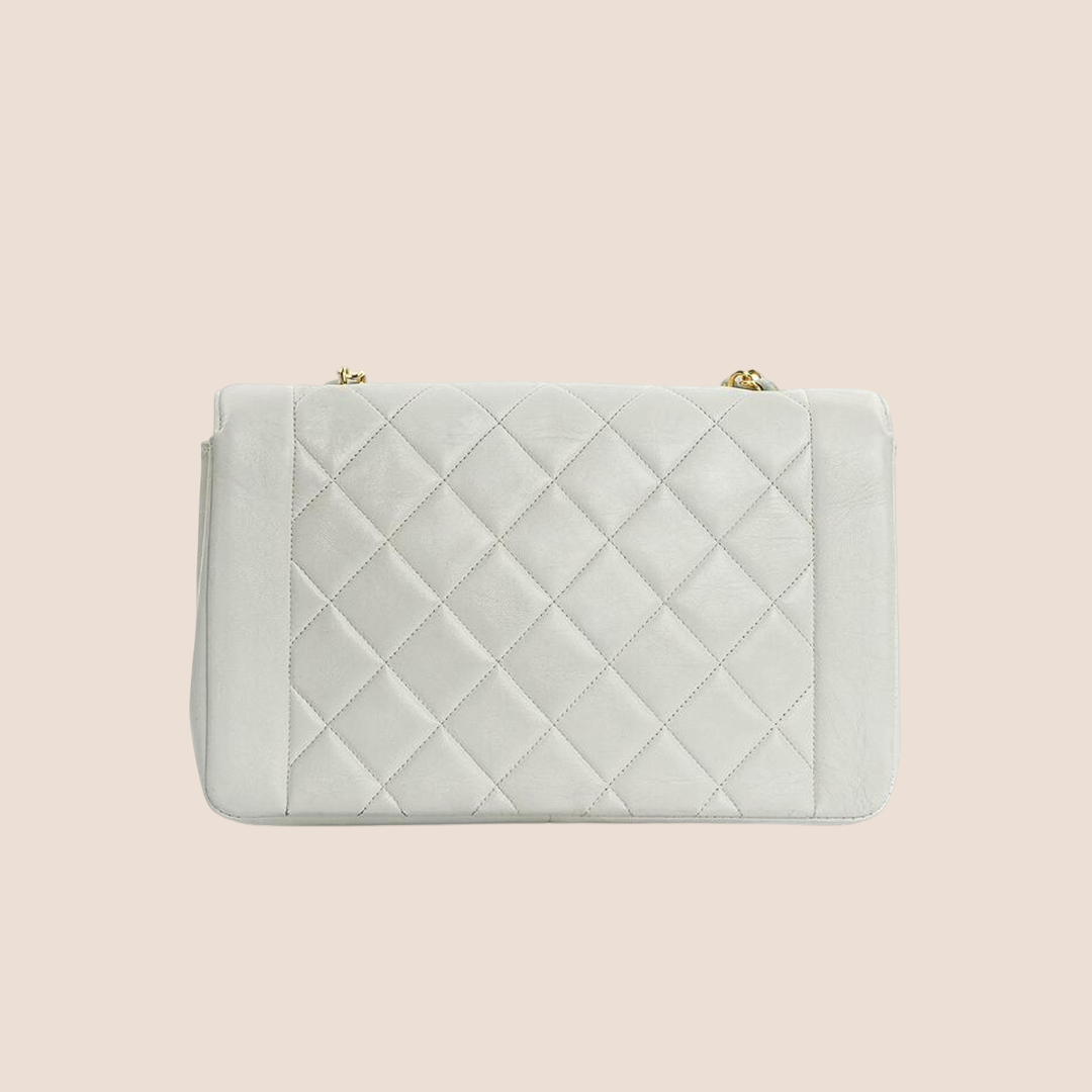CHANEL WHITE LAMBSKIN QUILTED MEDIUM FLAP BAG