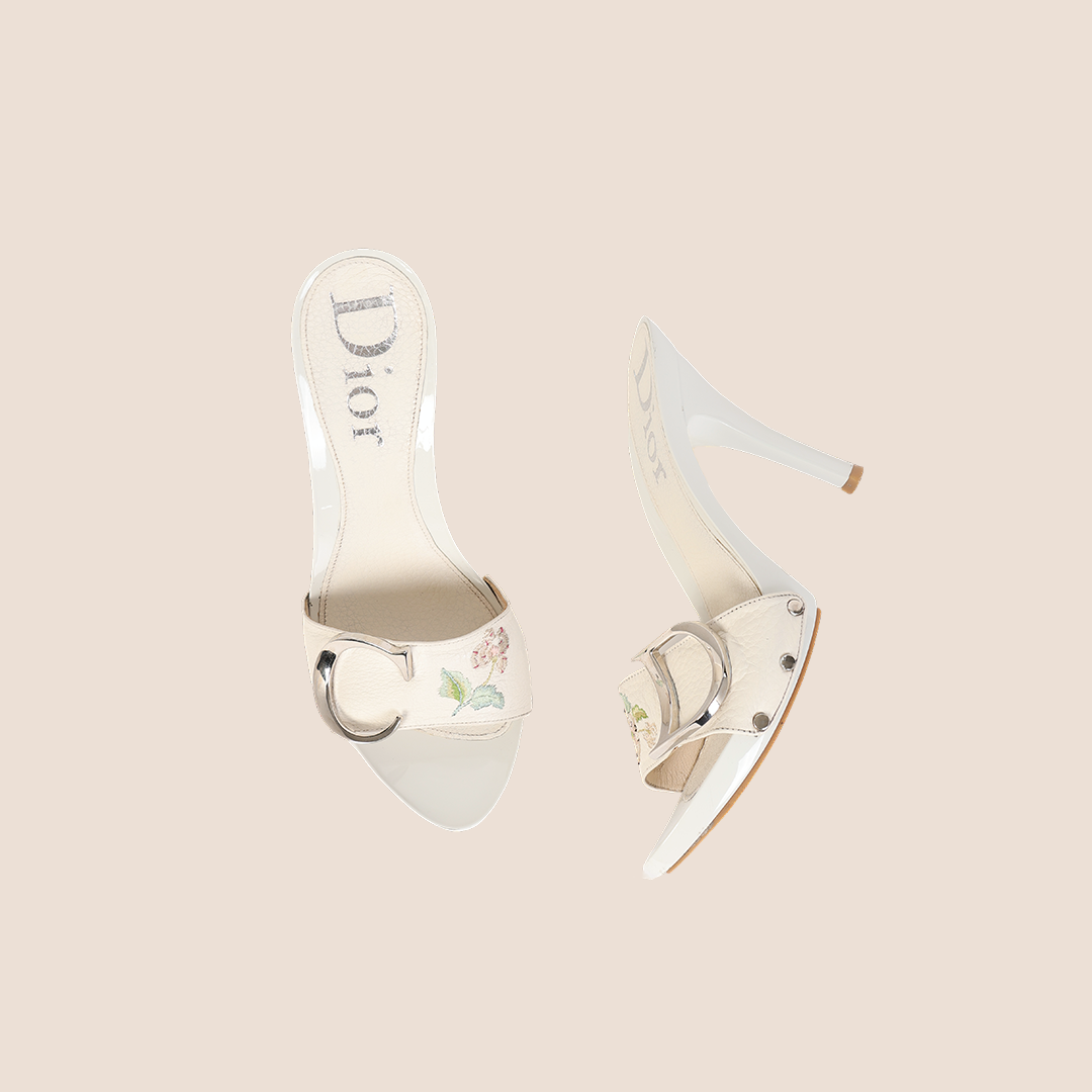 CHRISTIAN DIOR 2005 WHITE FLORAL EMBROIDERED HEELS