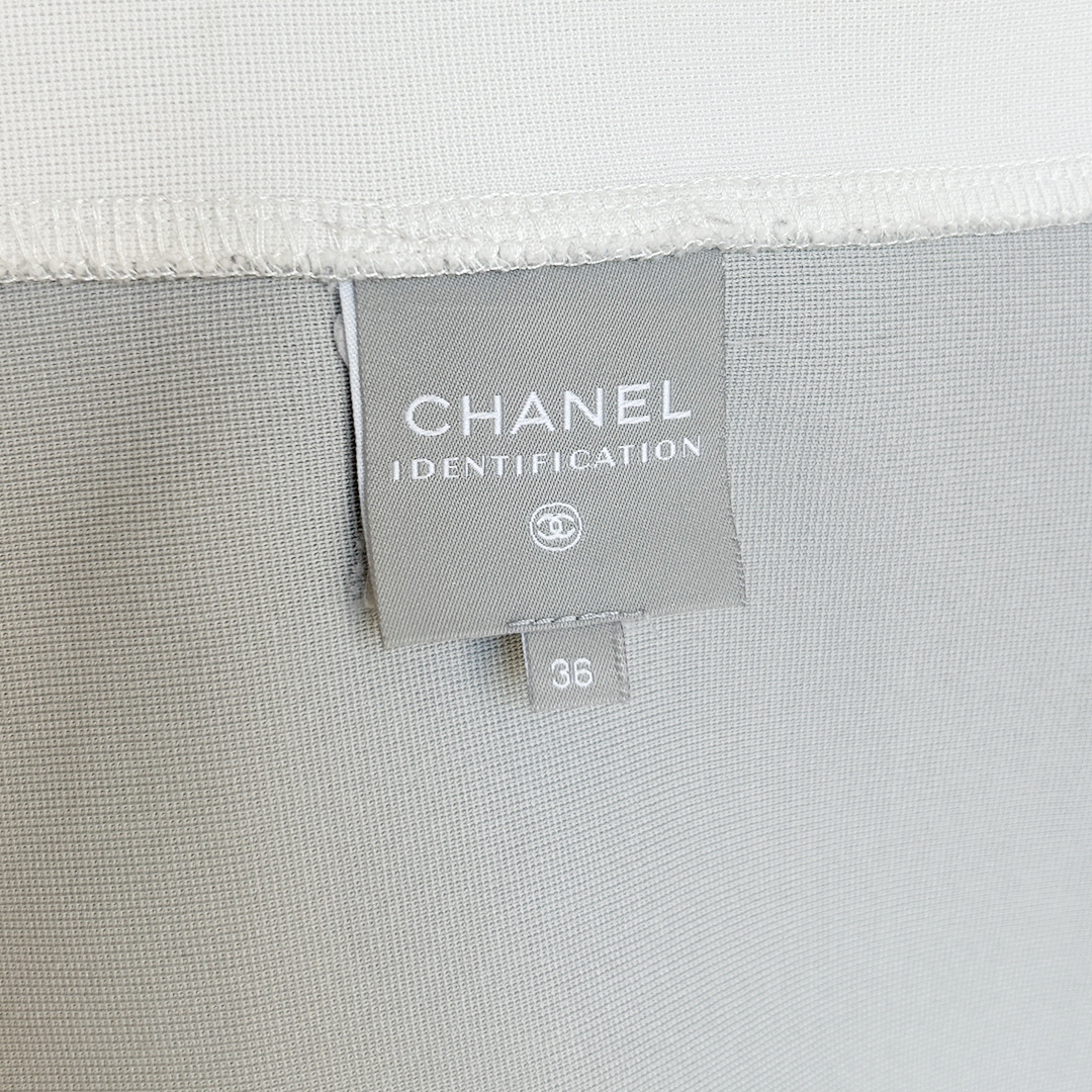 CHANEL SS 2001 GREY & WHITE CC LOGO BACK SLEEVELESS TOP