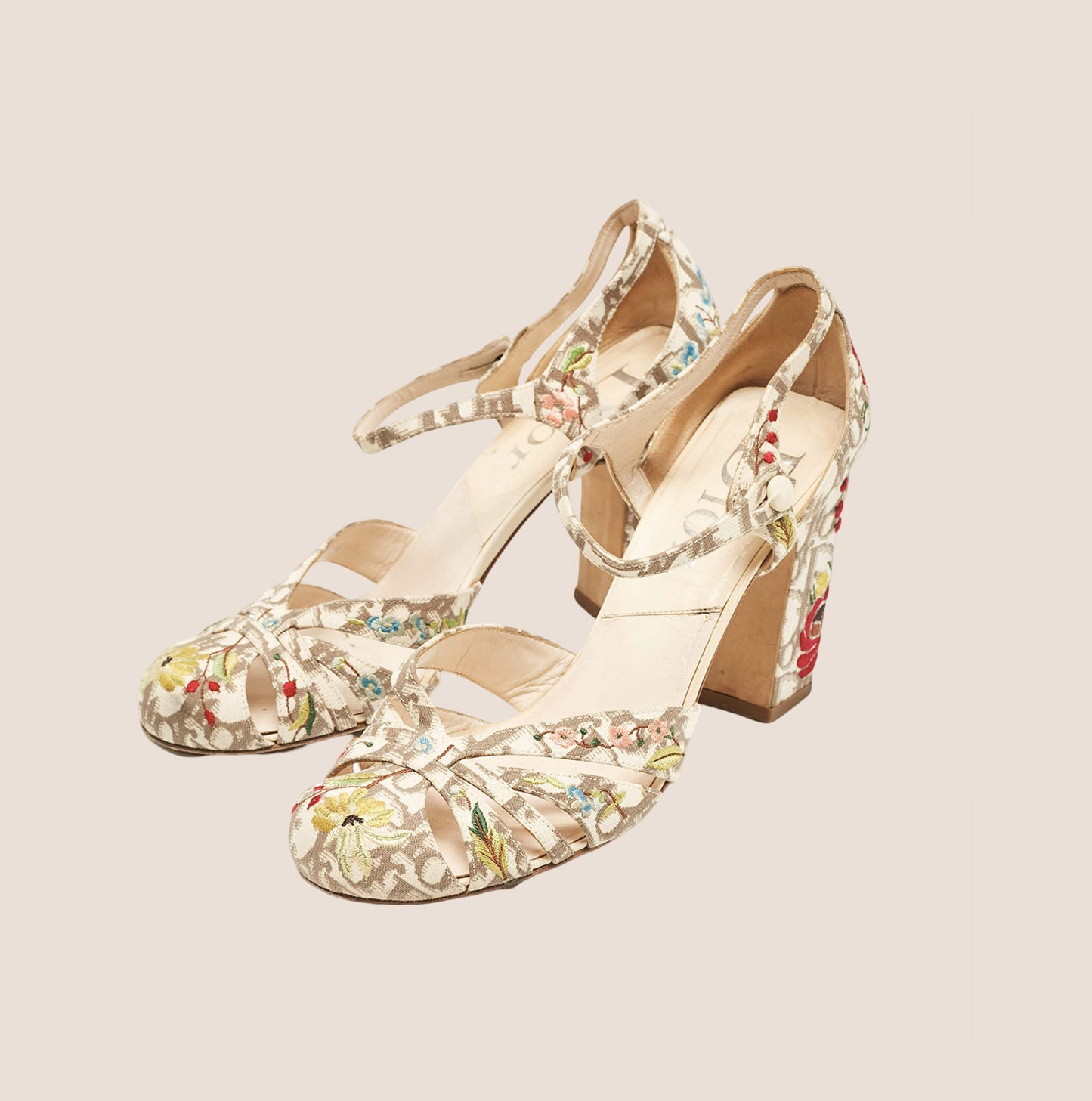 CHRISTIAN DIOR BEIGE DIORISSIMO FLORAL EMBROIDERED MARY JANE PUMPS