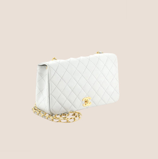 CHANEL WHITE QUILTED LAMBSKIN FLAP BAG