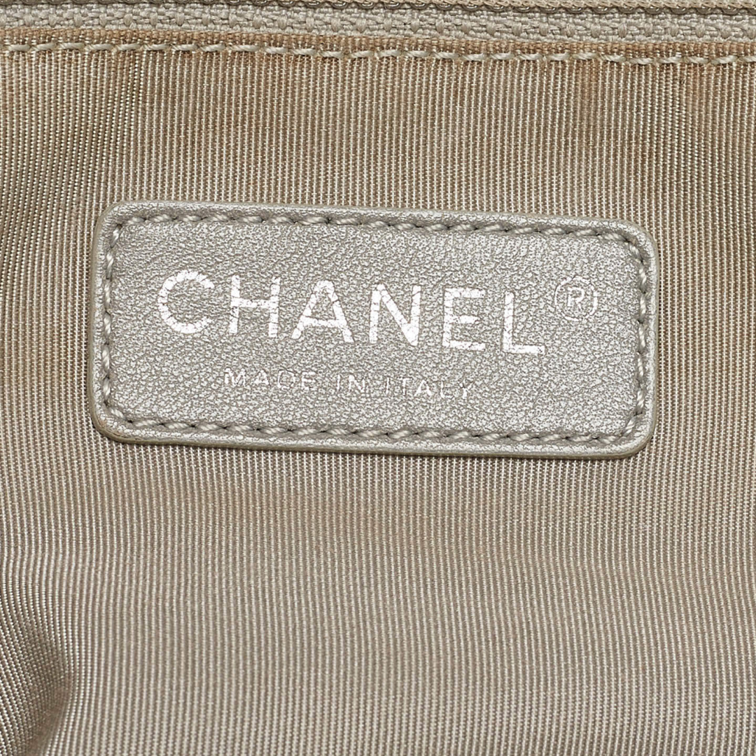 CHANEL 2000s DARK BLUE QUILTED DENIM BOWLER BAG