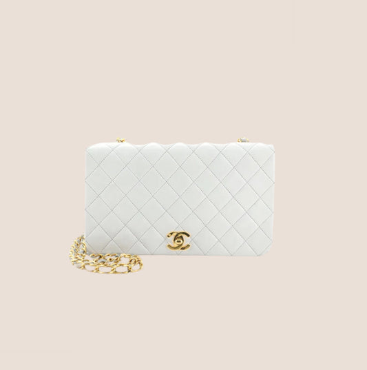 CHANEL WHITE QUILTED LAMBSKIN FLAP BAG