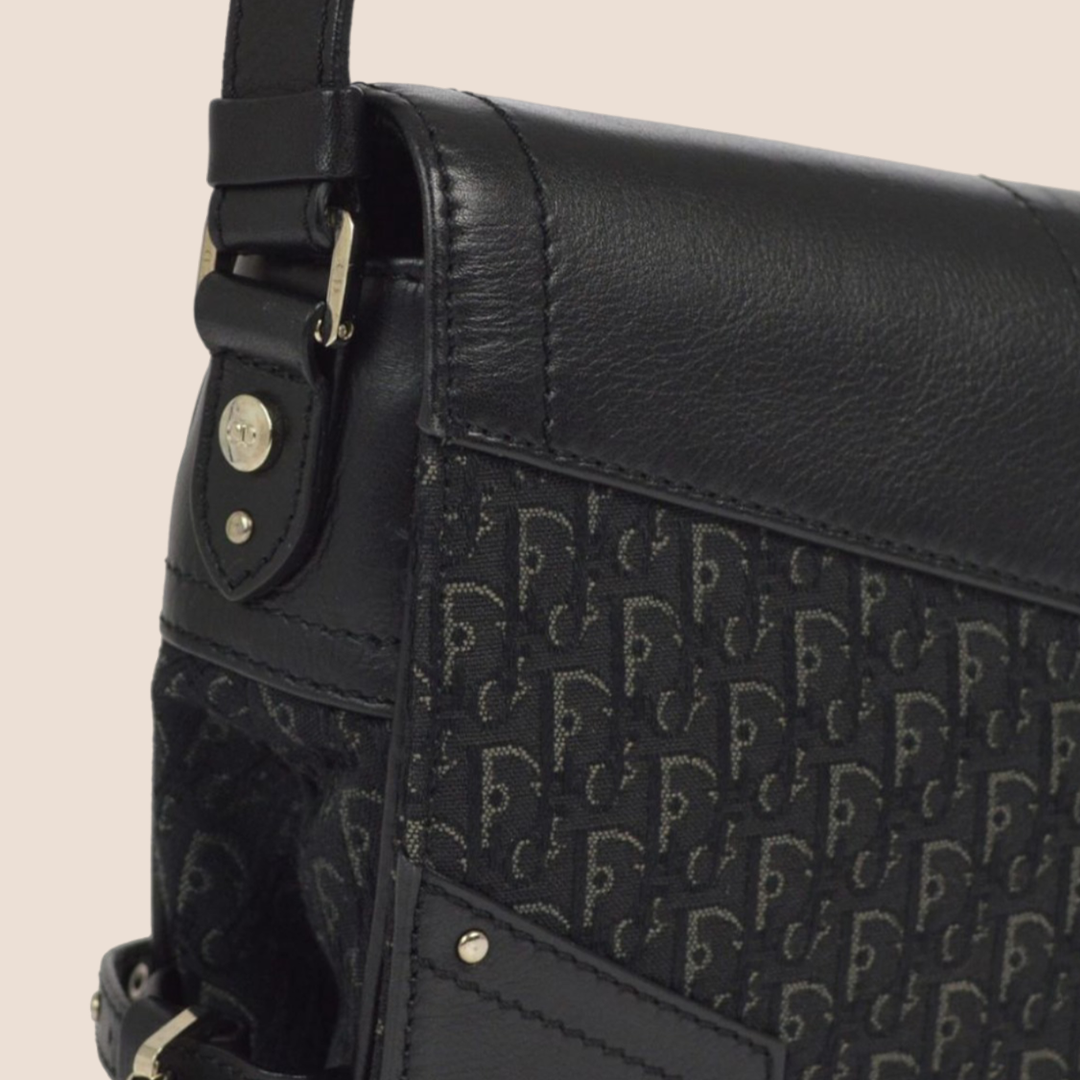 CHRISTIAN DIOR 2003 BLACK STREET CHIC ZIPPER SHOULDER BAG