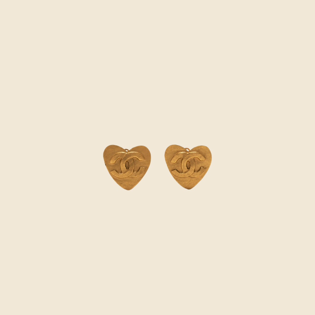 CHANEL 1995 GOLD HEART CC EARRINGS
