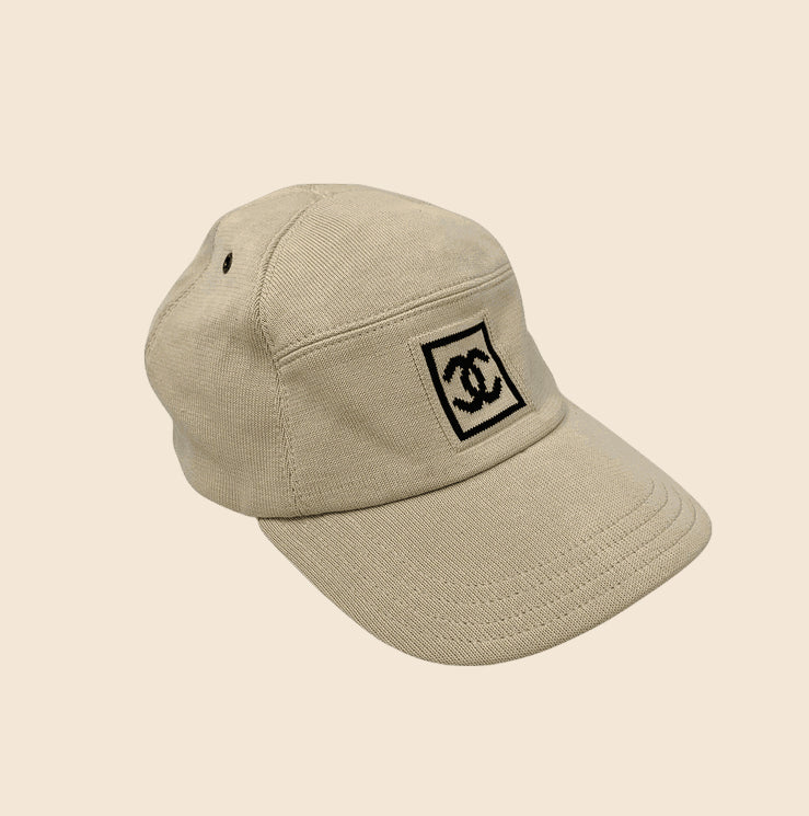 CHANEL CC LOGO KNIT CAP