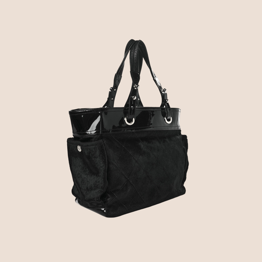 CHANEL 2000s BLACK PATENT PONY HAIR QUILTED TOTE