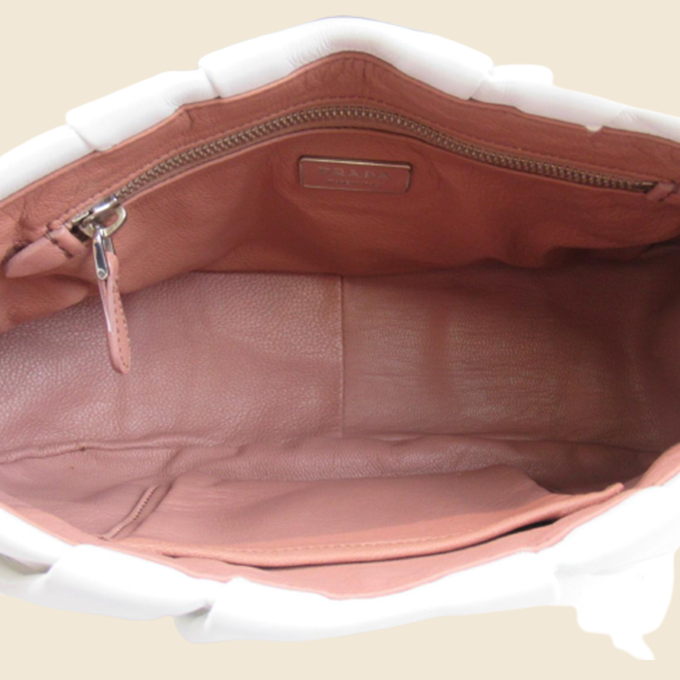 PRADA WHITE LEATHER PUSH LOCK SHOULDER BAG – RDB