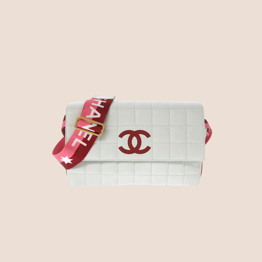 CHANEL 2002 WHITE SQUARE QUILT CC SPORT SHOULDER BAG