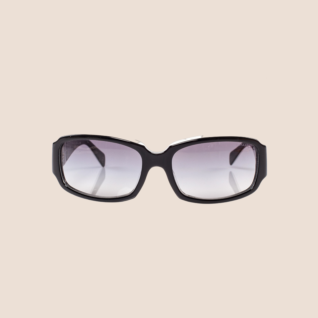 CHANEL 90s BLACK CC LOGO BLACK SUNGLASSES – RDB