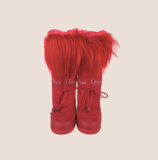 CHRISTIAN DIOR RED FUR MID-CALF LACE-UP SKI BOOTS