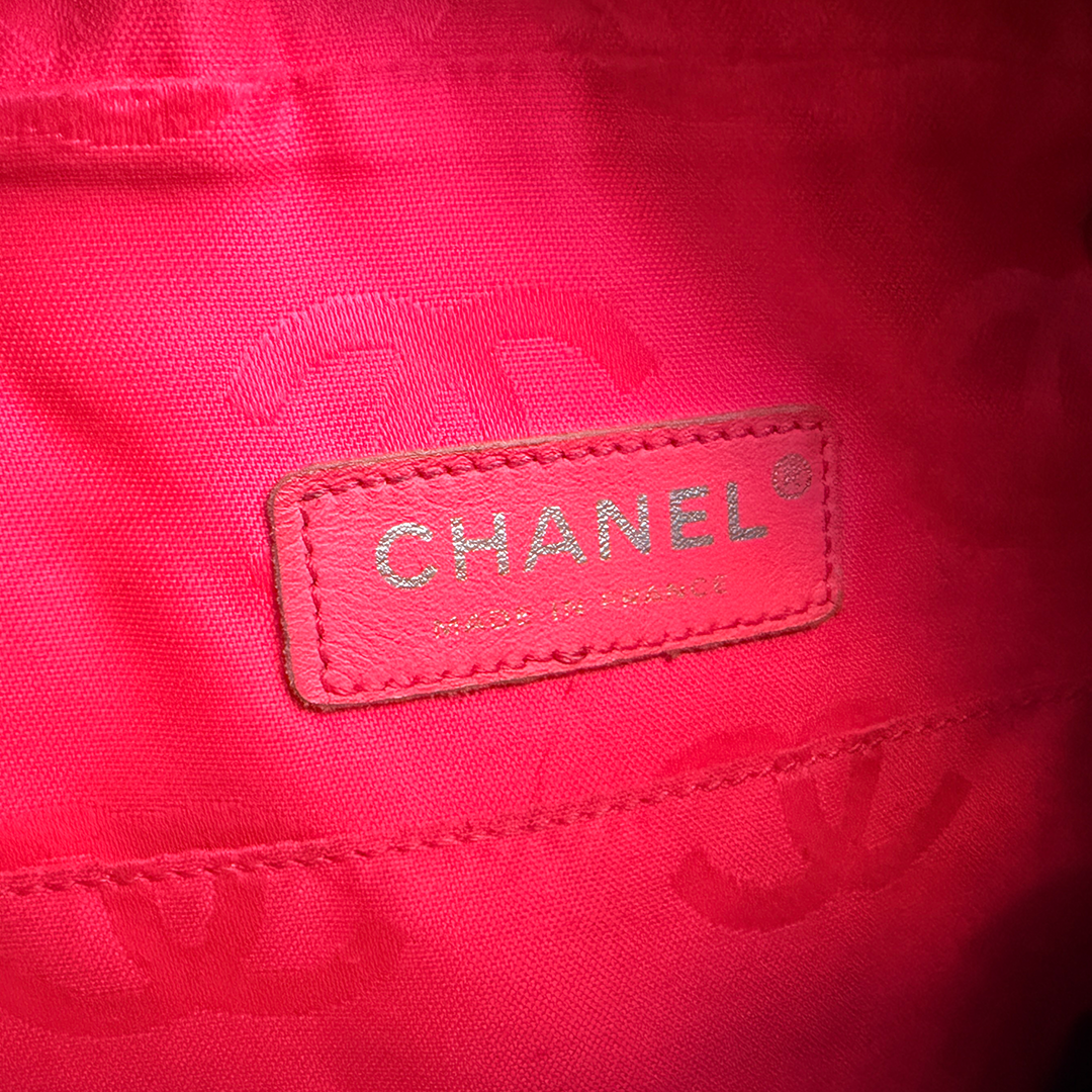 CHANEL 2005 CAMBON BLACK & WHITE QUILTED LEATHER REPORTER BAG