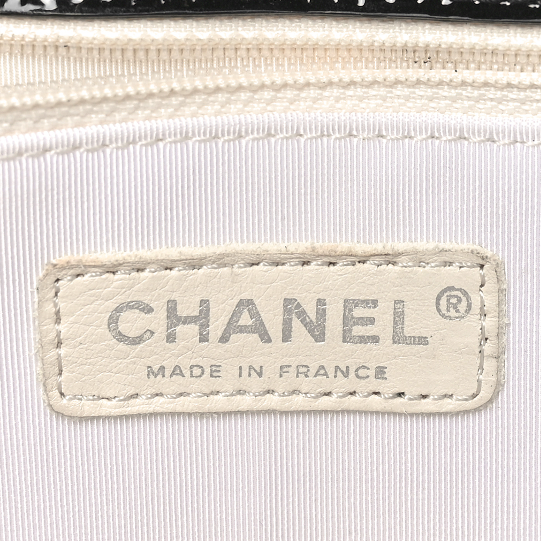 CHANEL 2009 CC TERRY HEART SHOULDER BAG