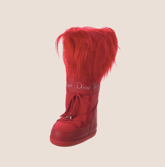CHRISTIAN DIOR RED FUR MID-CALF LACE-UP SKI BOOTS