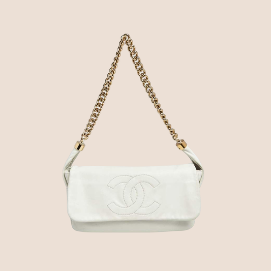 CHANEL WHITE LEAHER RODEO DRIVE FLAP BAG