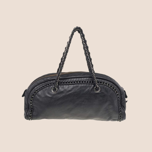 CHANEL BLACK LEATHER CHAIN TRIM LUXE LIGNE BOWLER BAG