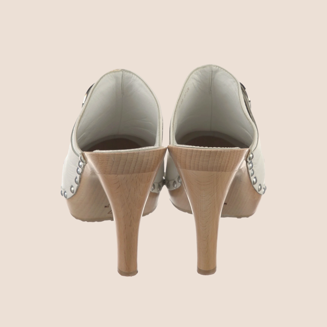 CHRISTIAN DIOR 2005 WHITE FLORAL EMBROIDERED CLOGS