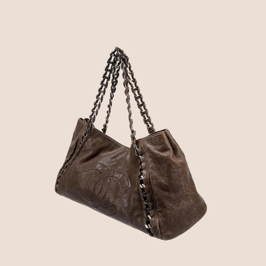 CHANEL 2005 BROWN LEATHER CHAIN EAST WEST TOTE BAG