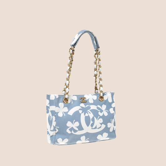 CHANEL 2004 CC BLUE & WHITE CLOVER PRINT SHOULDER BAG