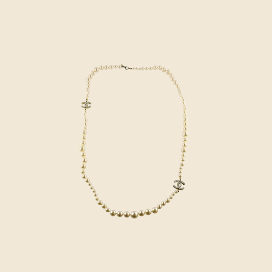 CHANEL CLASSIC CC LOGO PEARL NECKLACE