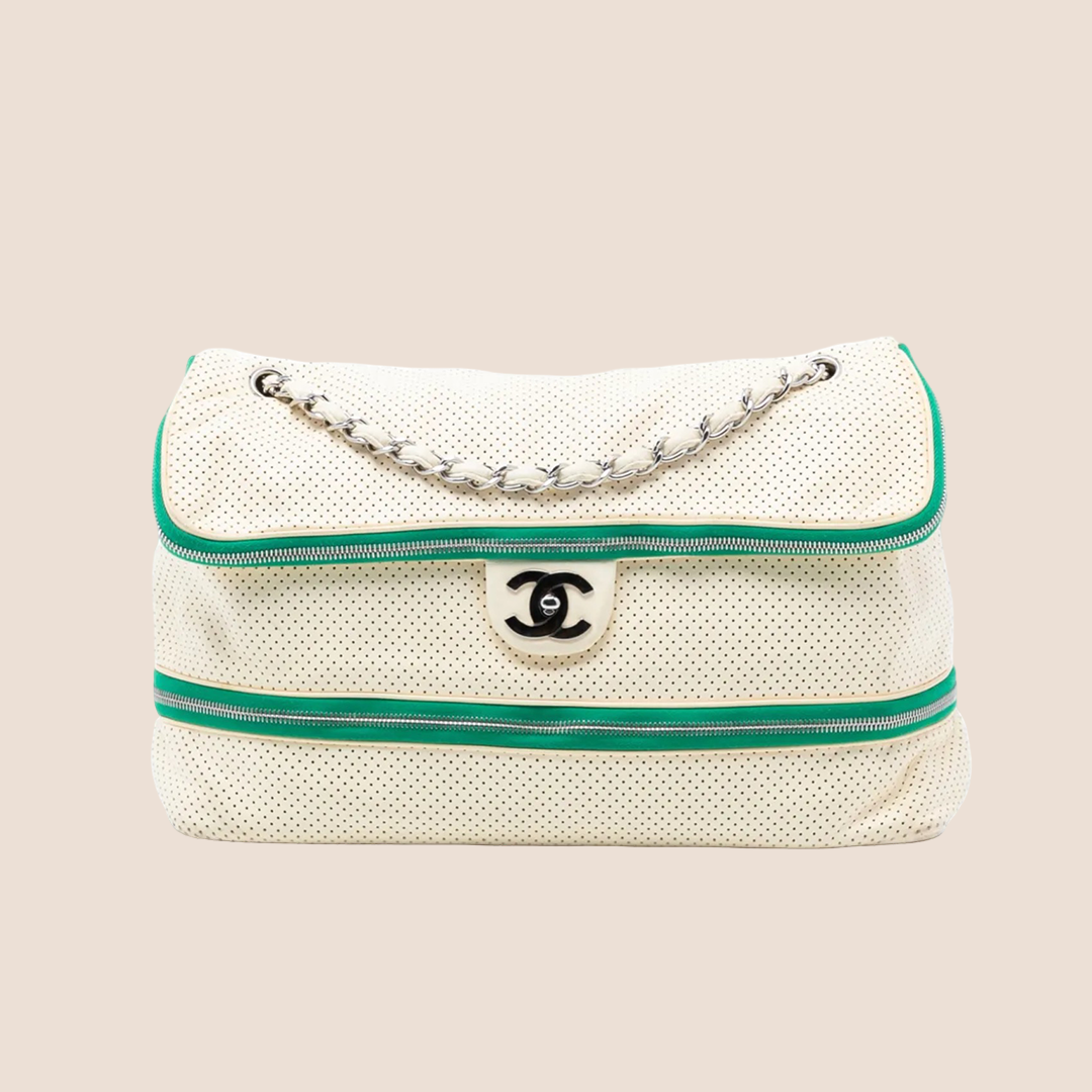 CHANEL 2008 WHITE PERFORATED LEATHER EXPANDABLE SHOULDER BAG