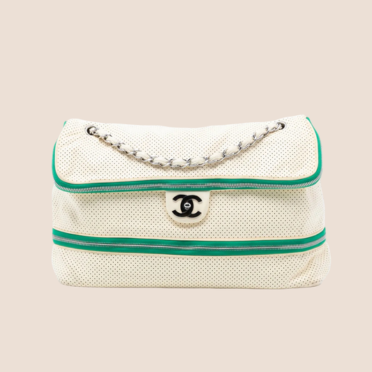 CHANEL 2008 WHITE PERFORATED LEATHER EXPANDABLE SHOULDER BAG