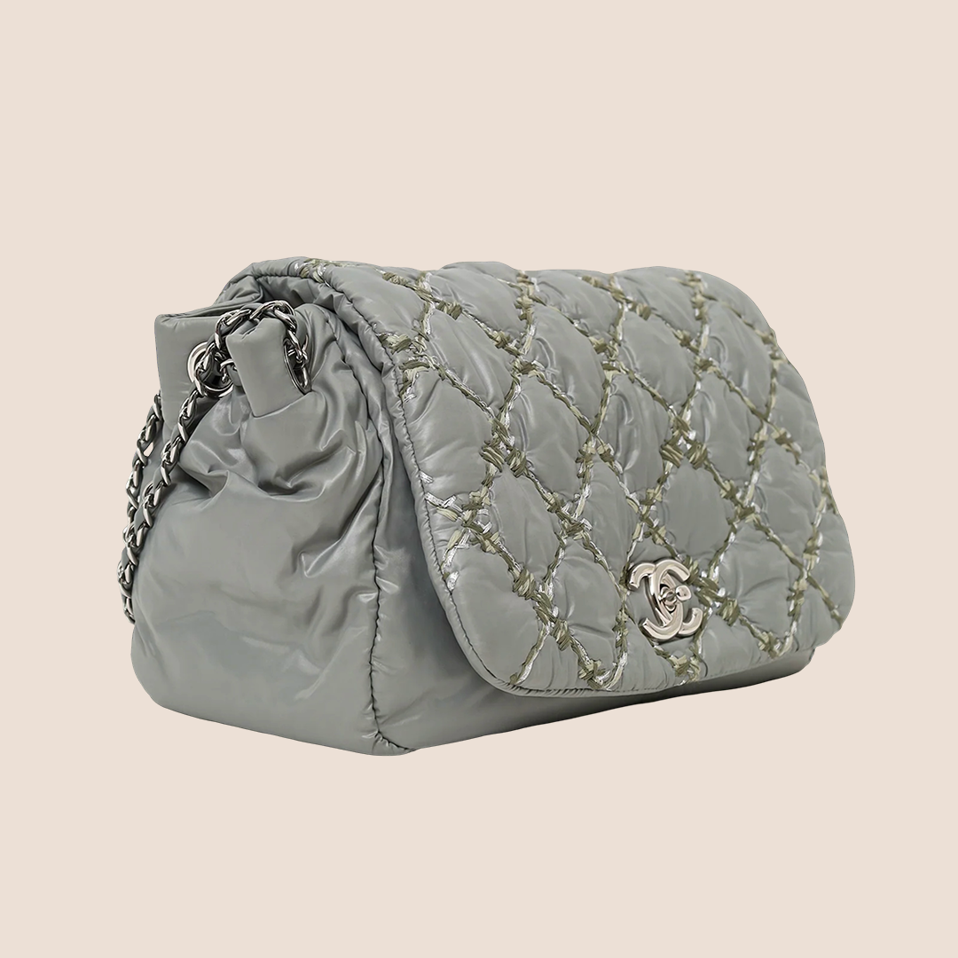 CHANEL 2011 GREY TWEED ON STITCH BUBBLE FLAP SHOULDER BAG