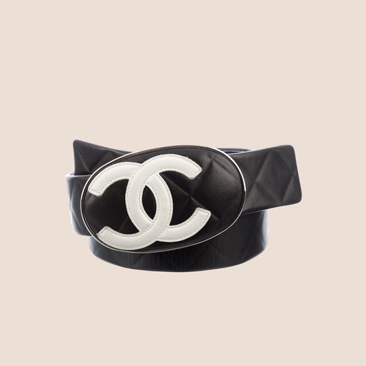 CHANEL 2005 QUILTED BLACK & WHITE CC LOGO BELT