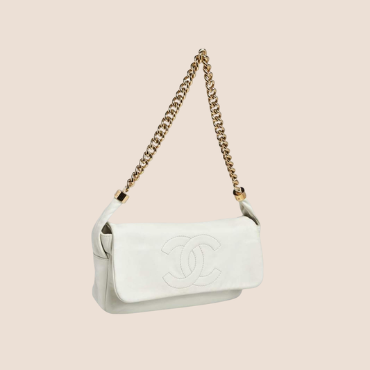 CHANEL WHITE LEAHER RODEO DRIVE FLAP BAG