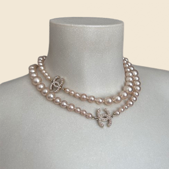 CHANEL CLASSIC CC LOGO PEARL NECKLACE