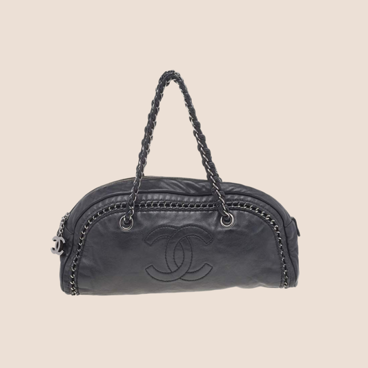 CHANEL BLACK LEATHER CHAIN TRIM LUXE LIGNE BOWLER BAG