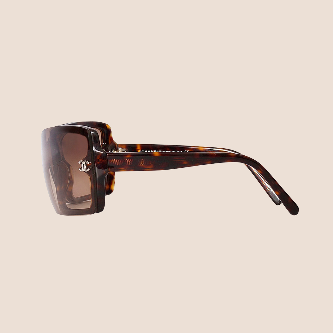 CHANEL BROWN ACETATE RECTANGLE FRAME TINT SUNGLASSES