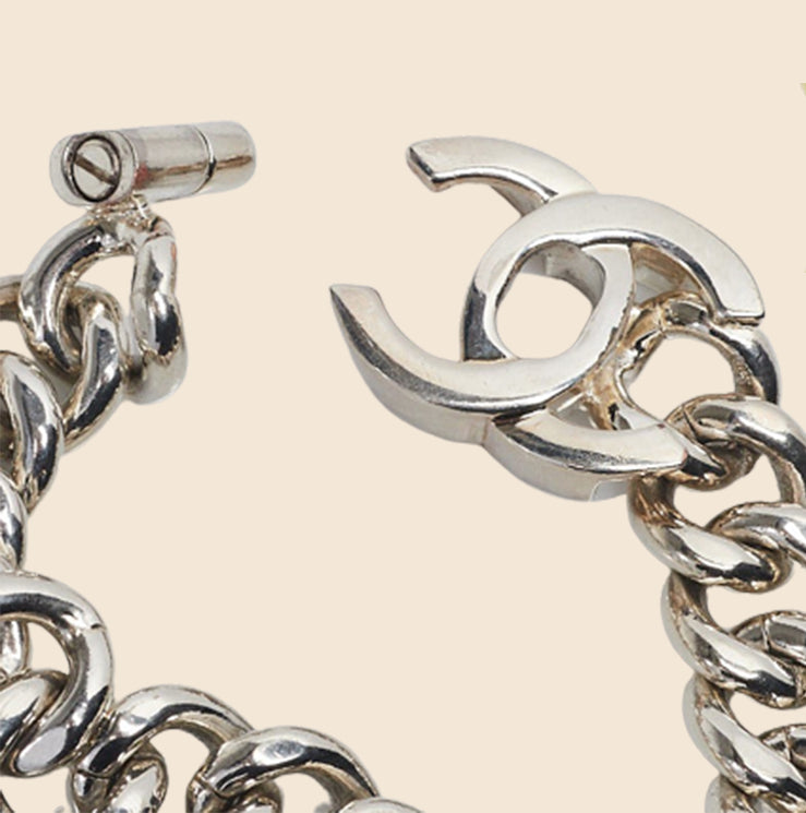 CHANEL SILVER CHAIN LINK CC TURNLOCK CHARM BRACELET – RDB